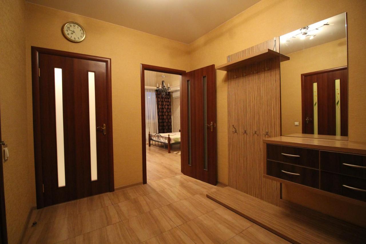Panoramic View Lux Apartment On Metro Osokorky Kiev Exteriör bild