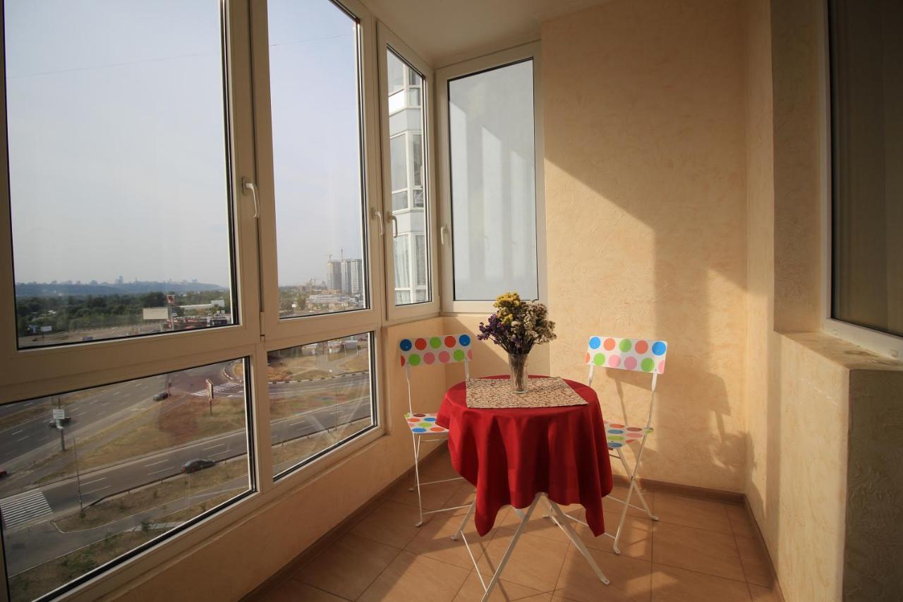 Panoramic View Lux Apartment On Metro Osokorky Kiev Exteriör bild